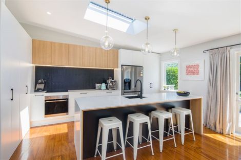 Photo of property in 52 Stanley Street, Berhampore, Wellington, 6023