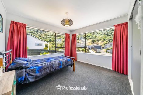 Photo of property in 3 Utah Grove, Totara Park, Upper Hutt, 5018