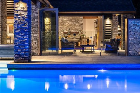 Photo of property in 2 Otaihanga Road, Paraparaumu Beach, Paraparaumu, 5032