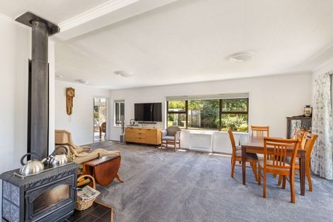 Photo of property in 529 South Road, Omata, New Plymouth, 4374