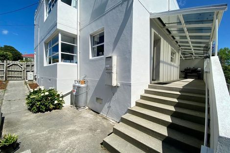 Photo of property in 6 Cossens Street, Balclutha, 9230