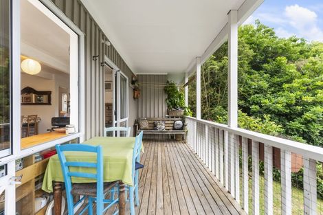 Photo of property in 126 Candia Road, Henderson Valley, Auckland, 0614