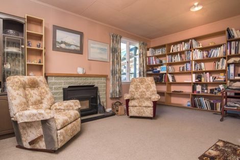 Photo of property in 53 Hampden Street, Picton, 7220