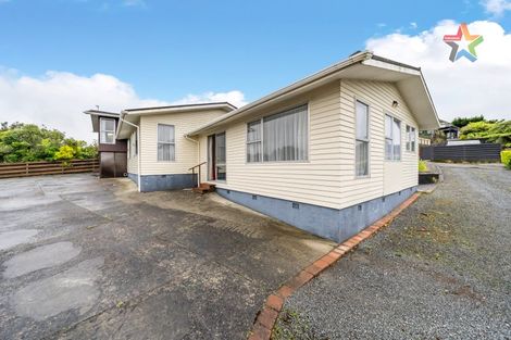 Photo of property in 2 Honeysuckle Grove, Maungaraki, Lower Hutt, 5010