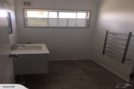 Photo of property in 2/29 Sealy Road, Torbay, Auckland, 0630