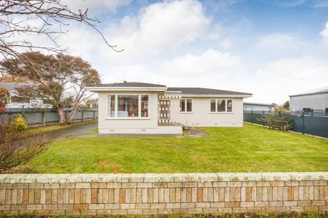 Photo of property in 12 Mersey Street, Rongotea, 4476