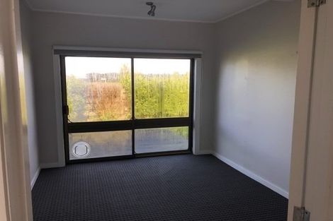 Photo of property in 313-315 Tennent Drive, Turitea, Palmerston North, 4472