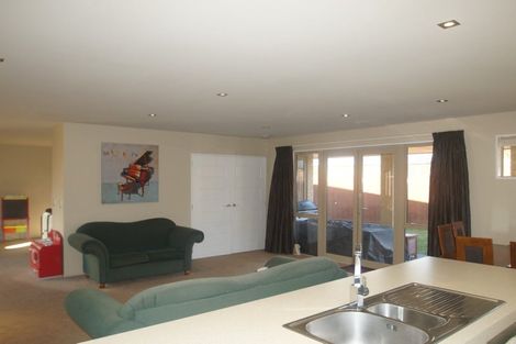 Photo of property in 103 Windermere Road, Papanui, Christchurch, 8053