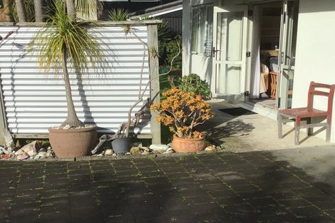 Photo of property in 45 Masterton Road, Rothesay Bay, Auckland, 0630