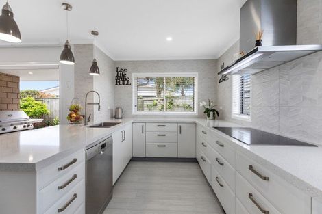 Photo of property in 30 Cupples Street, Papamoa Beach, Papamoa, 3118