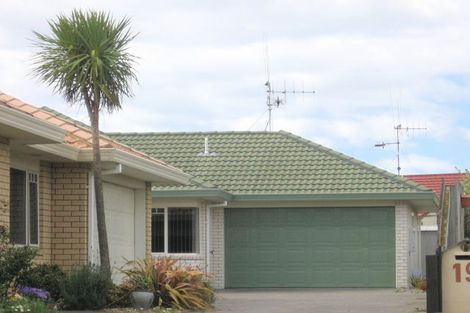 Photo of property in 17 Denny Hulme Drive, Mount Maunganui, 3116