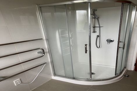 Photo of property in 17 Salamanca Road, Sunnynook, Auckland, 0620