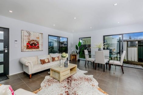 Photo of property in 1/25 Kennington Drive, Clendon Park, Auckland, 2103