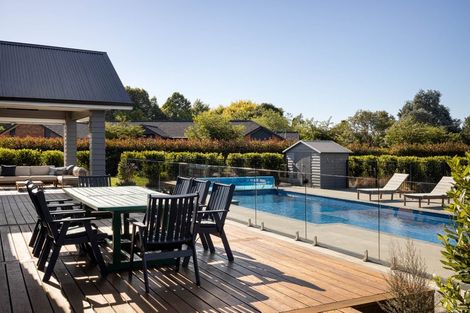 Photo of property in 10 Olsen Place, Kinloch, 3385