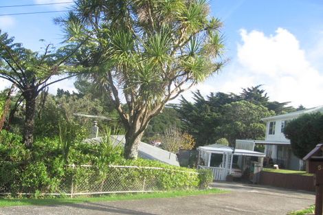 Photo of property in 54 Pokohiwi Road, Normandale, Lower Hutt, 5010