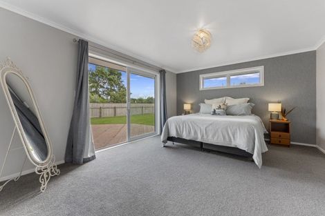 Photo of property in 82 Willoughby Street, Halcombe, 4779