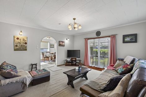 Photo of property in 87 Queen Street, Waitara, 4320