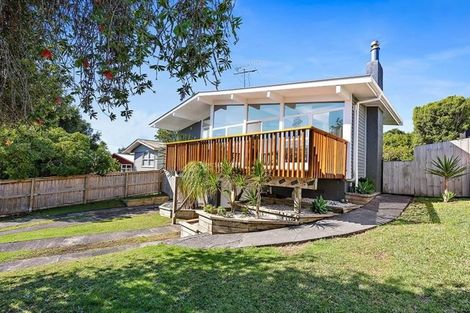 Photo of property in 7 Arlette Place, Massey, Auckland, 0614