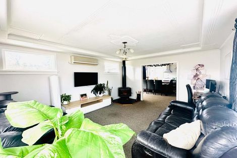 Photo of property in 16 Oxford Street, Holmes Hill, Oamaru, 9401
