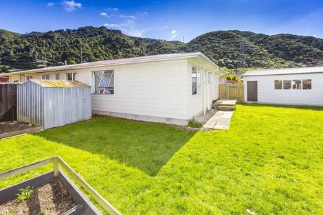 Photo of property in 50b Hartford Crescent, Totara Park, Upper Hutt, 5018