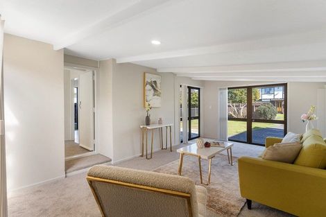 Photo of property in 1/13 Challen Close, Conifer Grove, Takanini, 2112