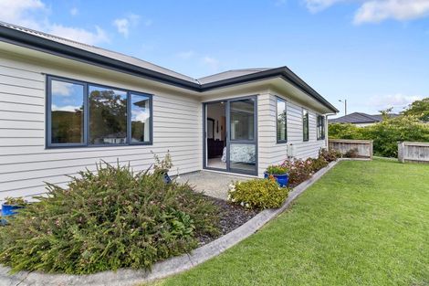 Photo of property in 18 Applemoors Way, Riverhead, 0820