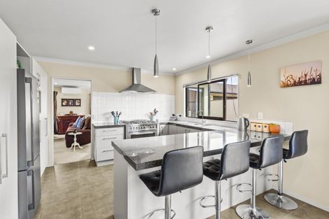 Photo of property in 28 Cottonwood Close, Paraparaumu Beach, Paraparaumu, 5032