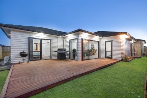 Photo of property in 16 Black Beech Crescent, Takanini, 2110