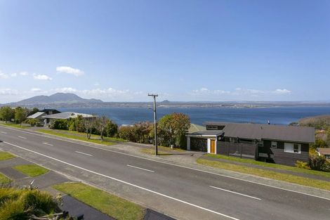 Photo of property in 86 Wakeman Road, Acacia Bay, Taupo, 3330