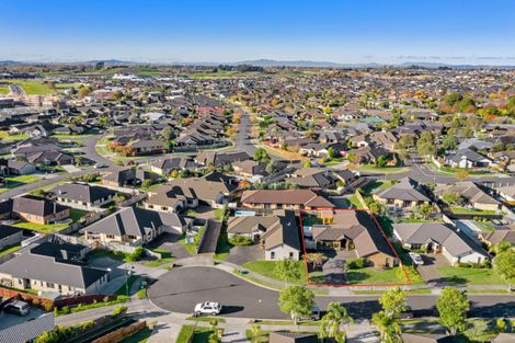 Photo of property in 12 Whitford Place, Rototuna North, Hamilton, 3210