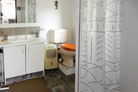 Photo of property in 10 Bute Street, Moeraki, 9482