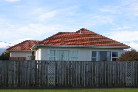 Photo of property in 15 Reeve Street, Foxton, 4814