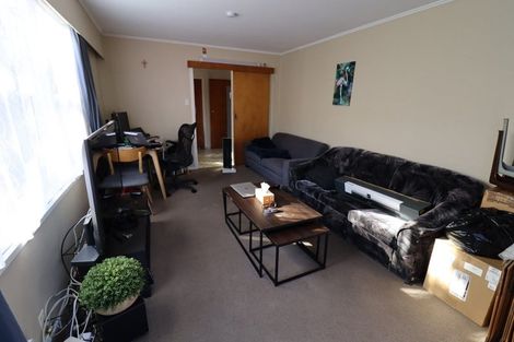 Photo of property in 181 Newlands Road, Newlands, Wellington, 6037