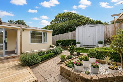 Photo of property in 4 Brian Crescent, Stanmore Bay, Whangaparaoa, 0932