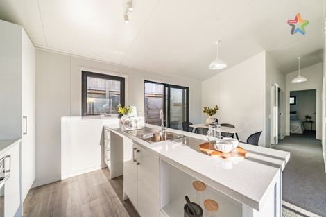 Photo of property in 18d Norana Road, Maoribank, Upper Hutt, 5018