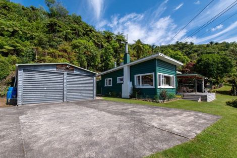 Photo of property in 84 Spencer Road, Lake Tarawera, Rotorua, 3076