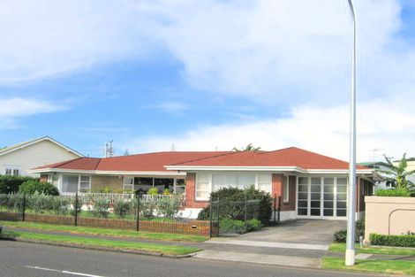 Photo of property in 1 The Parade, Bucklands Beach, Auckland, 2012