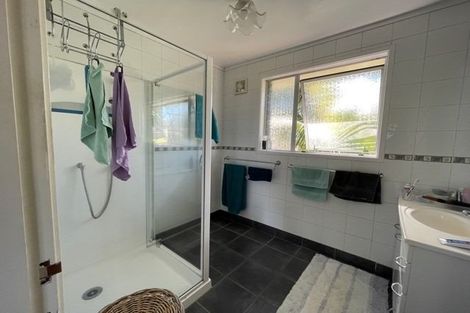 Photo of property in 143 Bradbury Road, Botany Downs, Auckland, 2010