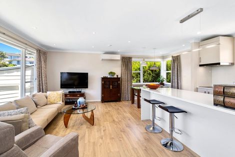 Photo of property in 28 Alwyn Place, Newlands, Wellington, 6037