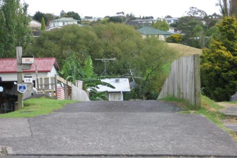 Photo of property in 30 Sabulite Road, Kelston, Auckland, 0602