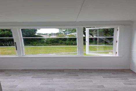 Photo of property in 24 Rewa Street, Takaro, Palmerston North, 4412