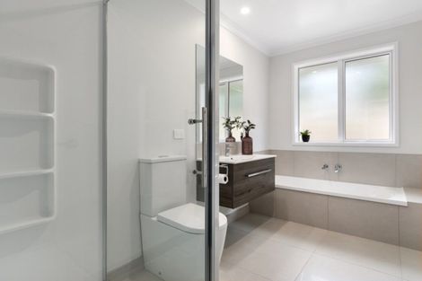 Photo of property in 77 Bert Wall Drive, Omokoroa, 3114