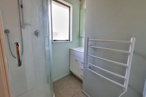 Photo of property in 62 Divich Avenue, Te Atatu South, Auckland, 0610