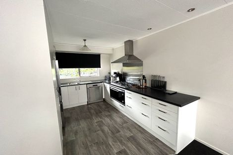 Photo of property in 3 Escort Grove, Awapuni, Palmerston North, 4412
