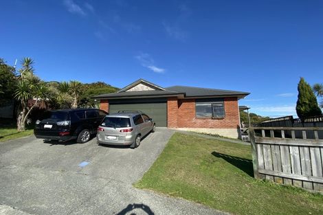 Photo of property in 11 Coventry Close, Ascot Park, Porirua, 5024