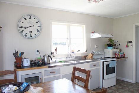 Photo of property in 57 Ladys Mile, Eltham, 4322