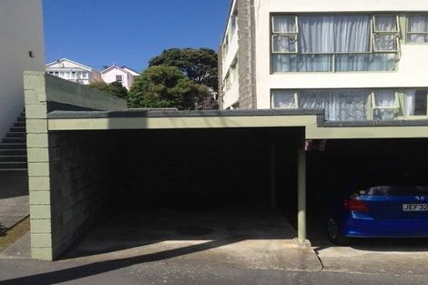 Photo of property in Westgate Flats, 4/36 Queen Street, Mount Victoria, Wellington, 6011