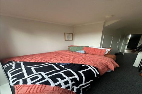 Photo of property in 7/5 Peachgrove Road, Te Atatu Peninsula, Auckland, 0610