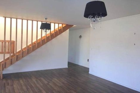 Photo of property in 4 Landsberg Way, Windsor Park, Auckland, 0632