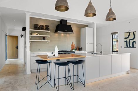 Photo of property in 585 Coutts Island Road, Coutts Island, Christchurch, 7670